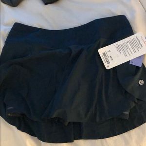 NWT- lululemon tennis skirt - size 6